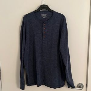 Pendleton large long sleeve Henley. 4 button color. Dark grey/blue. Never worn.